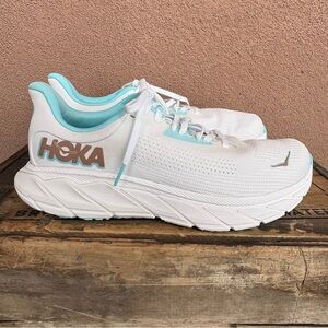 Hoka One One Arahi 7 Women’s Wide Running Shoe